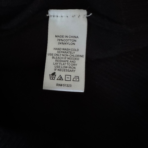 Cece - Black and White Light Knit Sweater - Picture 6 of 8